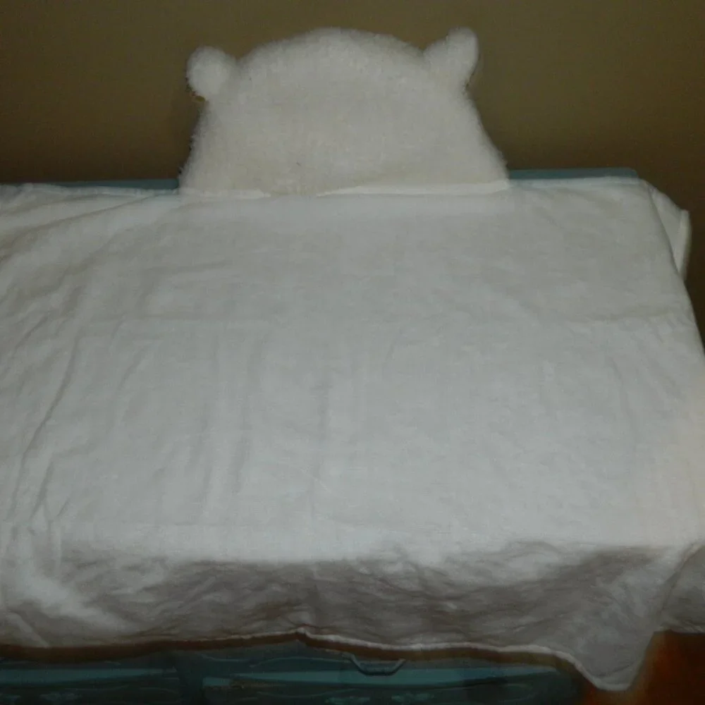 Pottery Barn Kids Faux Fur Lamb Hooded Baby Towel (TT-47)